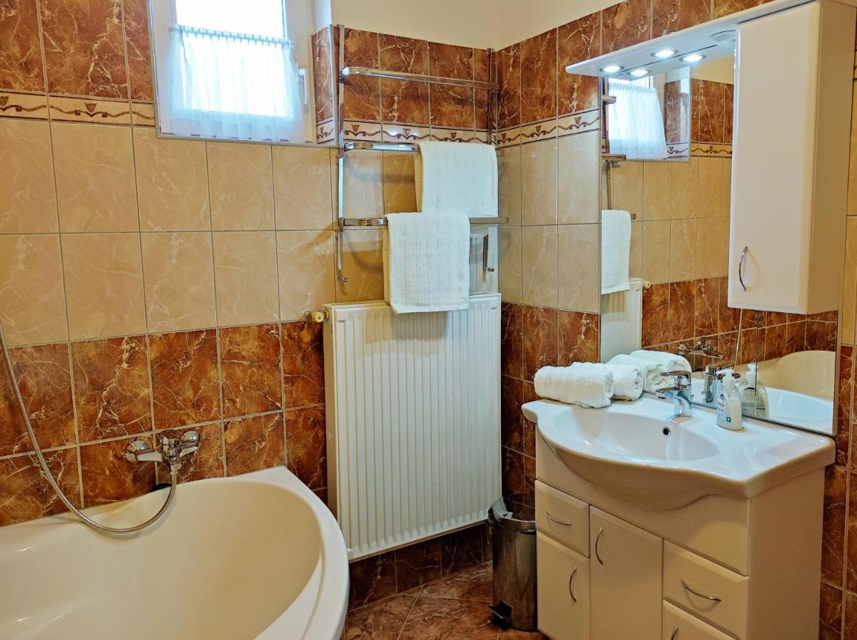 Apartament Var-Lak Apartman Héviz Zewnętrze zdjęcie